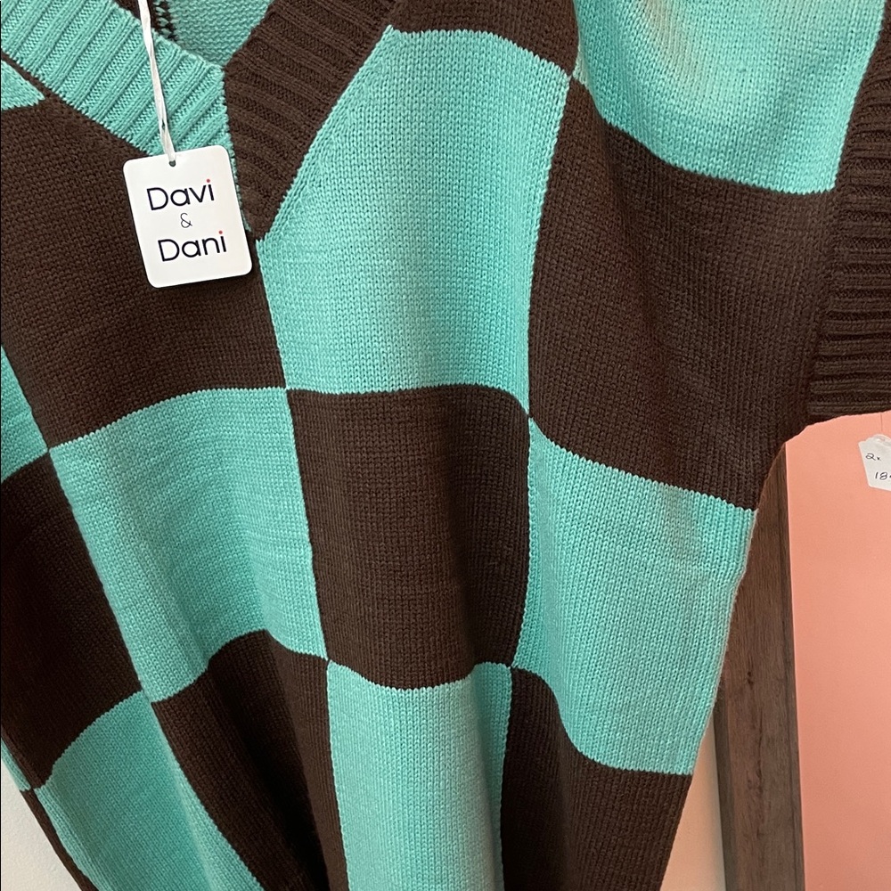 DAVI & DANI V-Neck Sweater in Teal and Brown - Picture 5 of 8